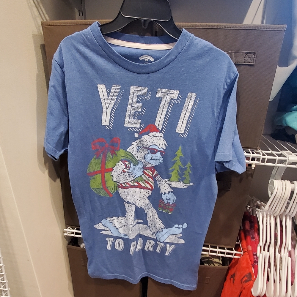 "Yeti to party" Christmas tshirt
